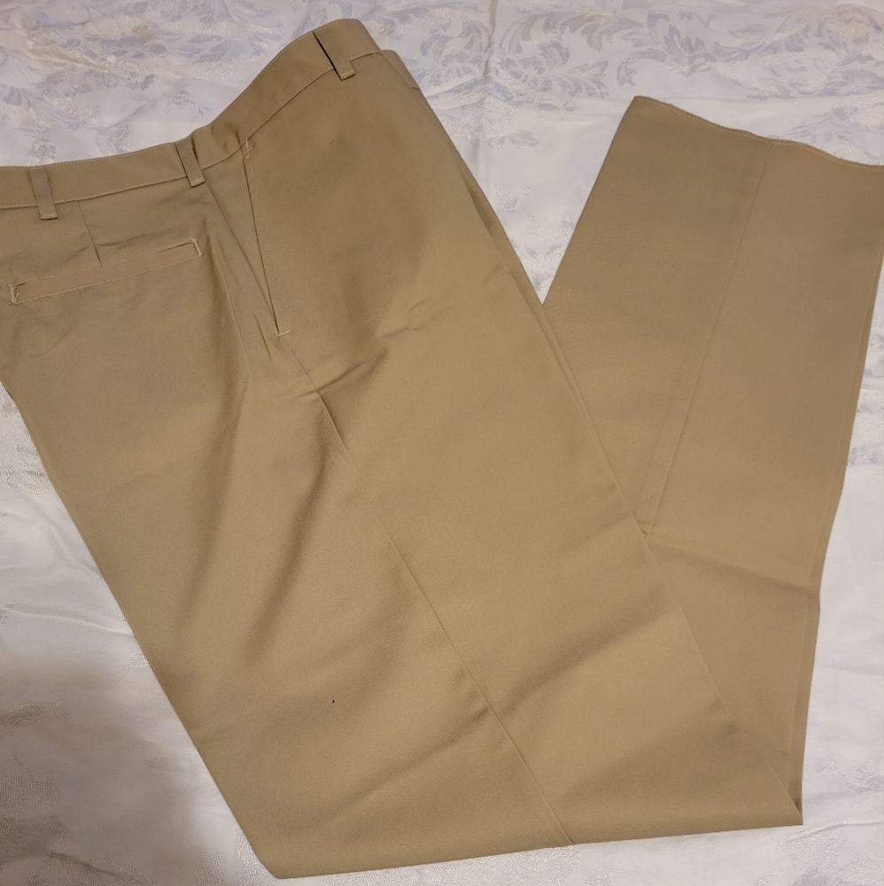 Kaki Slacks